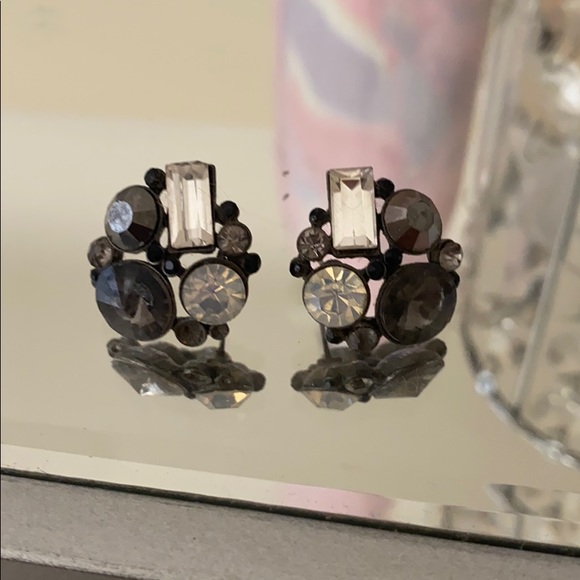 Jeweled cluster earrings - Picture 2 of 11
